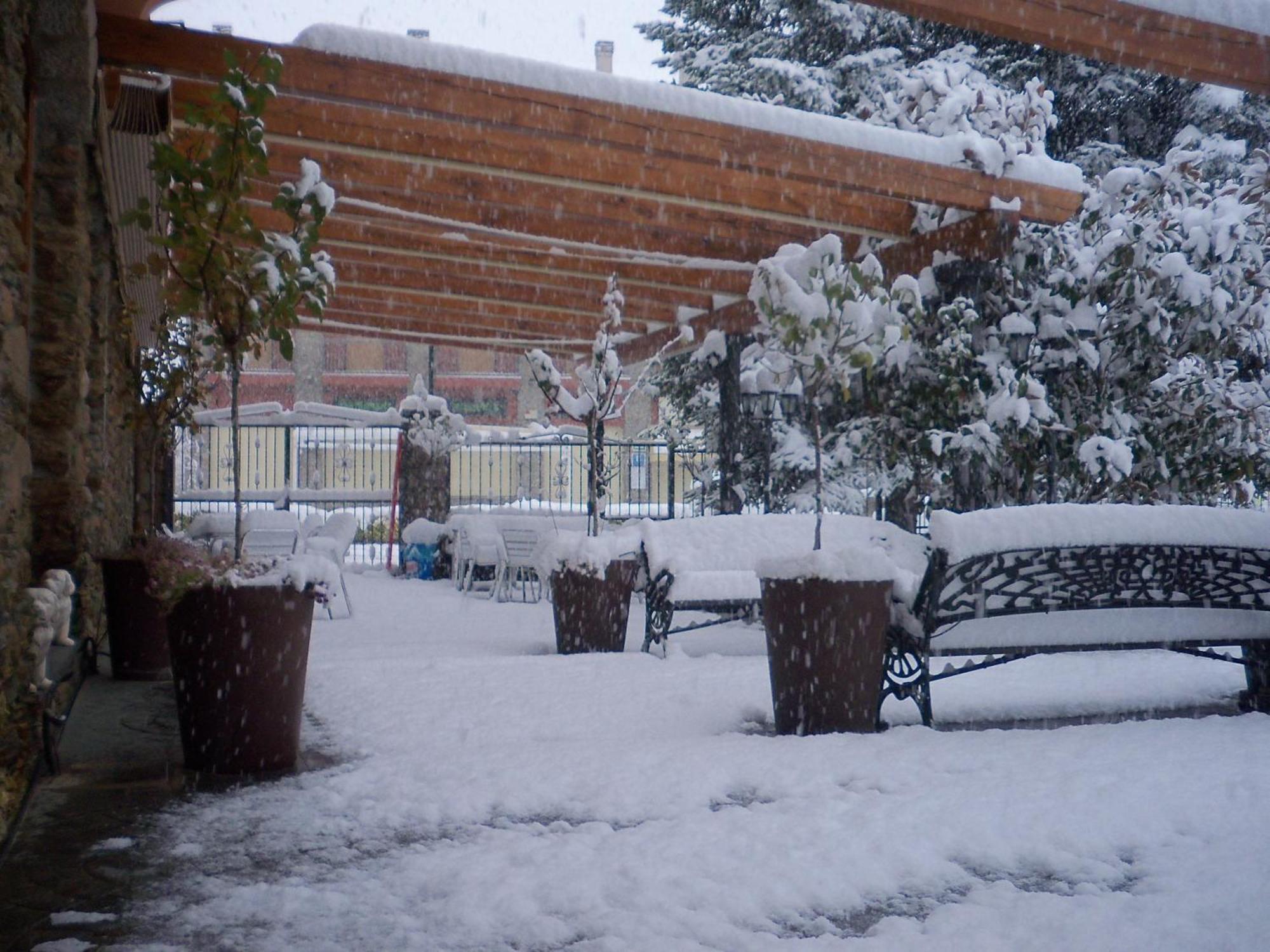 Hostal Vall D'Aneu By Arcas & Sambola เอสเตร์รี ดาเนว ภายนอก รูปภาพ