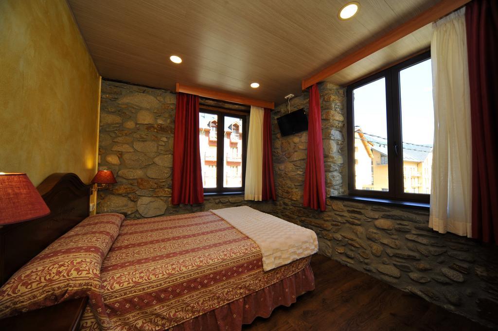 Hostal Vall D'Aneu By Arcas & Sambola เอสเตร์รี ดาเนว ภายนอก รูปภาพ