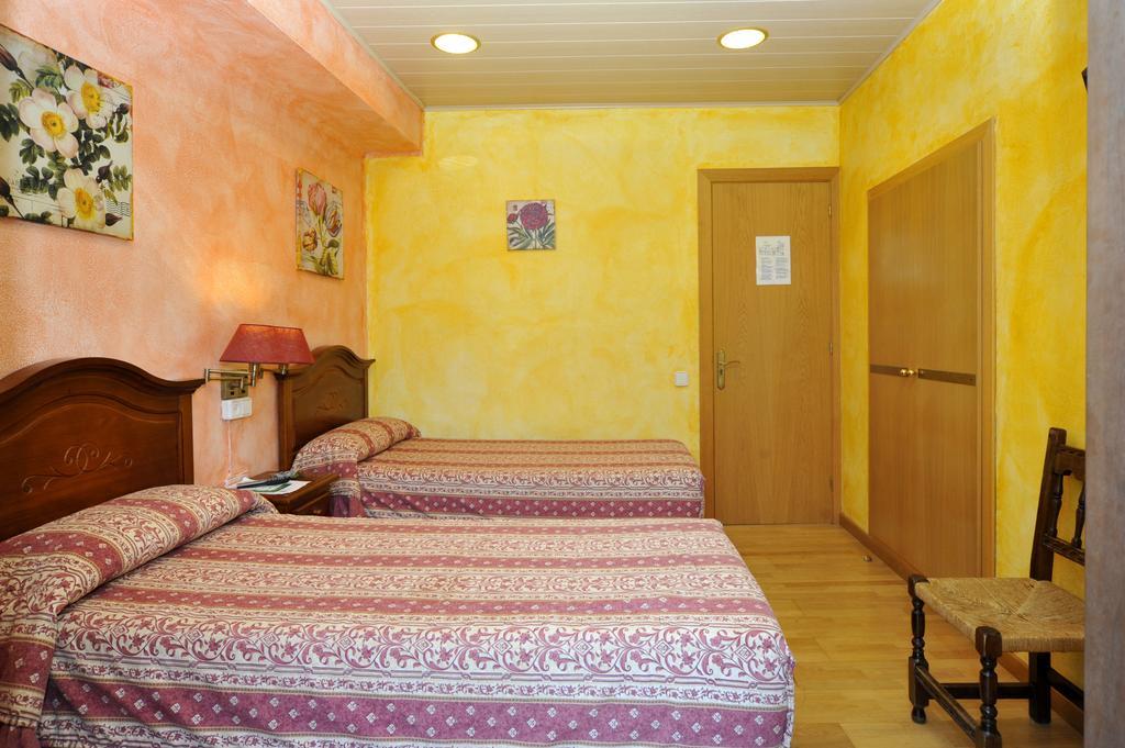 Hostal Vall D'Aneu By Arcas & Sambola เอสเตร์รี ดาเนว ภายนอก รูปภาพ