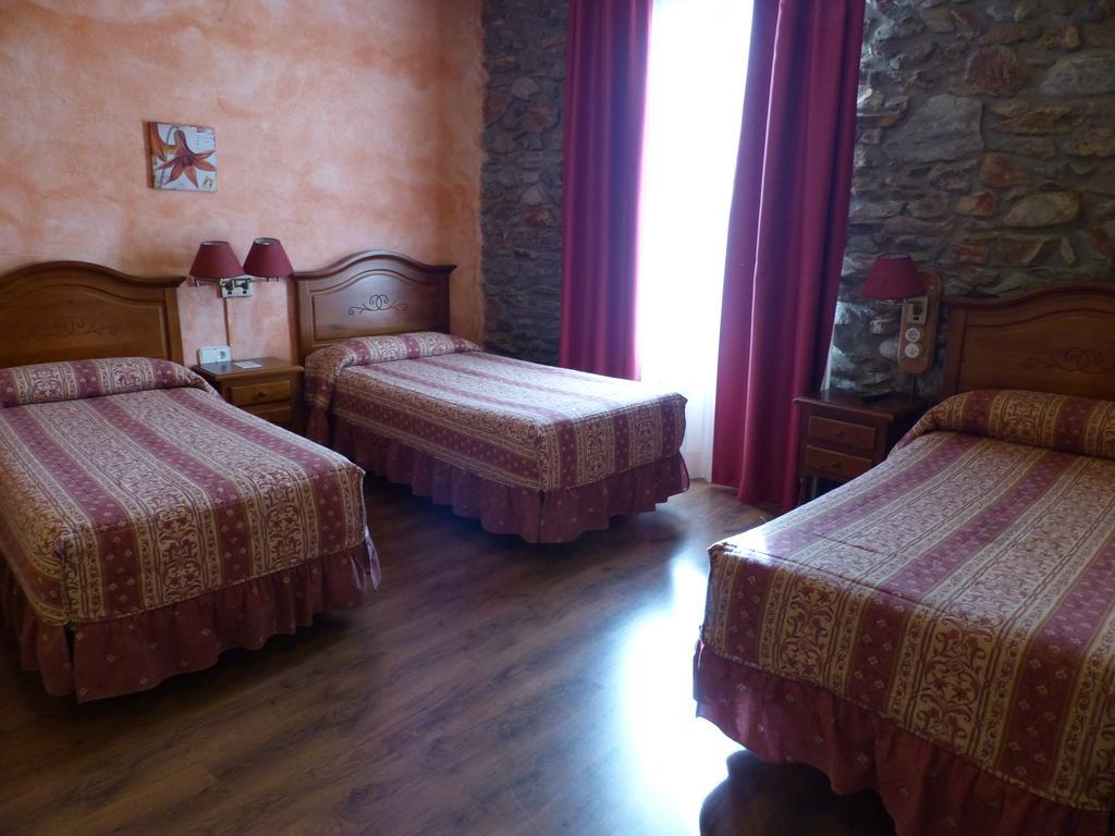 Hostal Vall D'Aneu By Arcas & Sambola เอสเตร์รี ดาเนว ภายนอก รูปภาพ