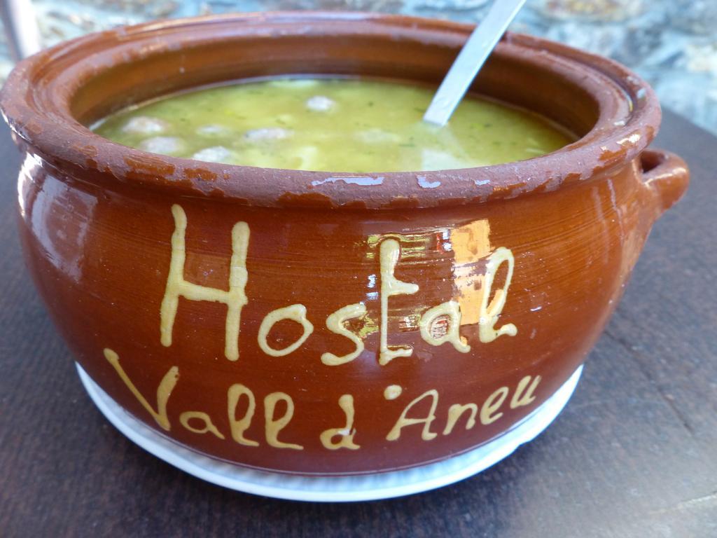 Hostal Vall D'Aneu By Arcas & Sambola เอสเตร์รี ดาเนว ภายนอก รูปภาพ