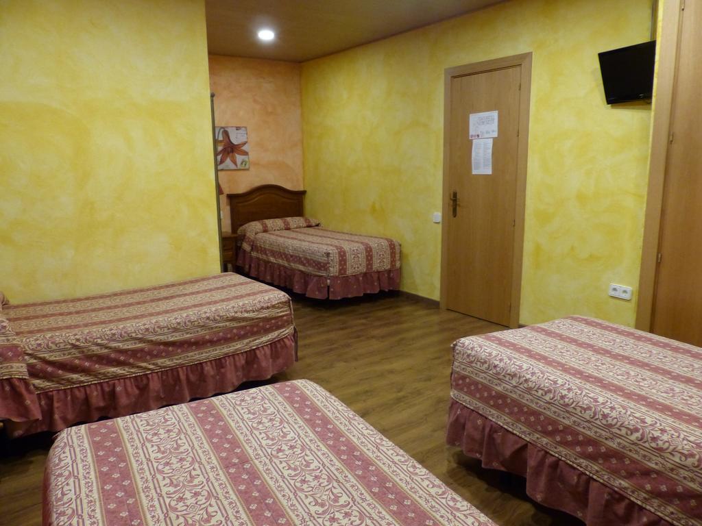 Hostal Vall D'Aneu By Arcas & Sambola เอสเตร์รี ดาเนว ภายนอก รูปภาพ