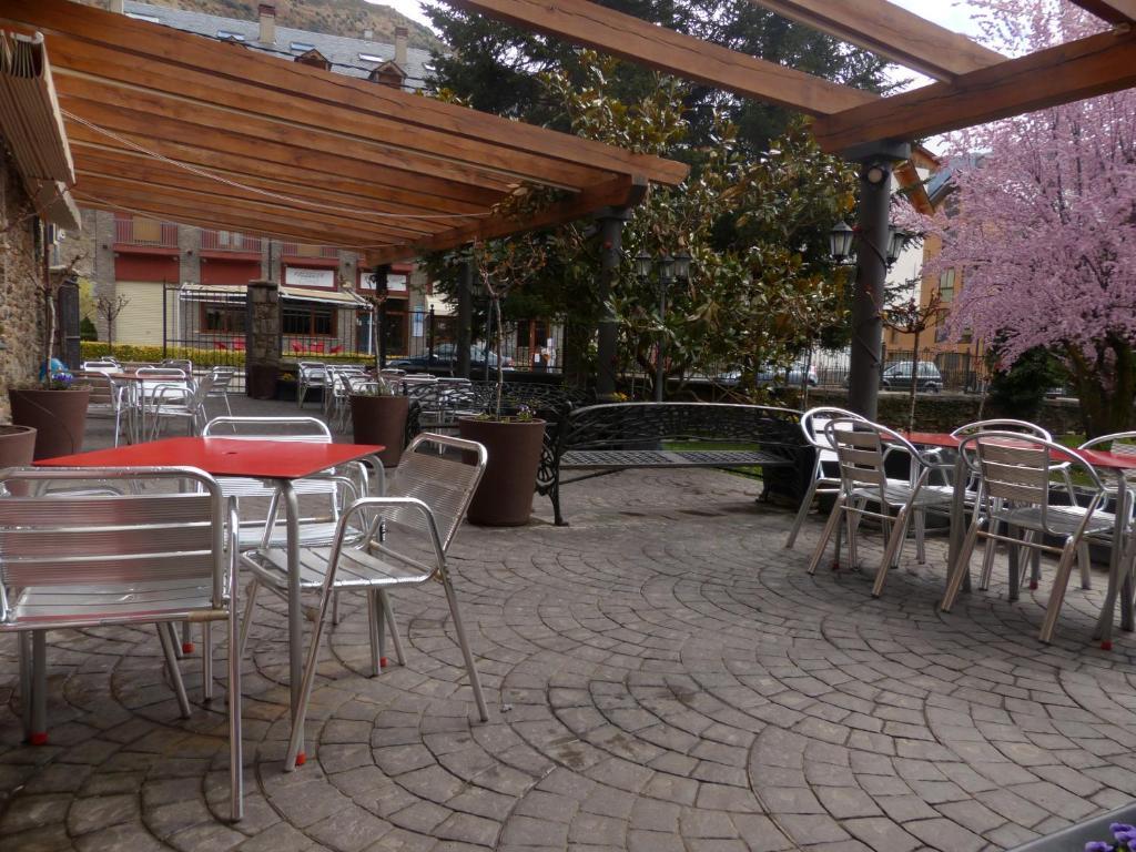 Hostal Vall D'Aneu By Arcas & Sambola เอสเตร์รี ดาเนว ภายนอก รูปภาพ