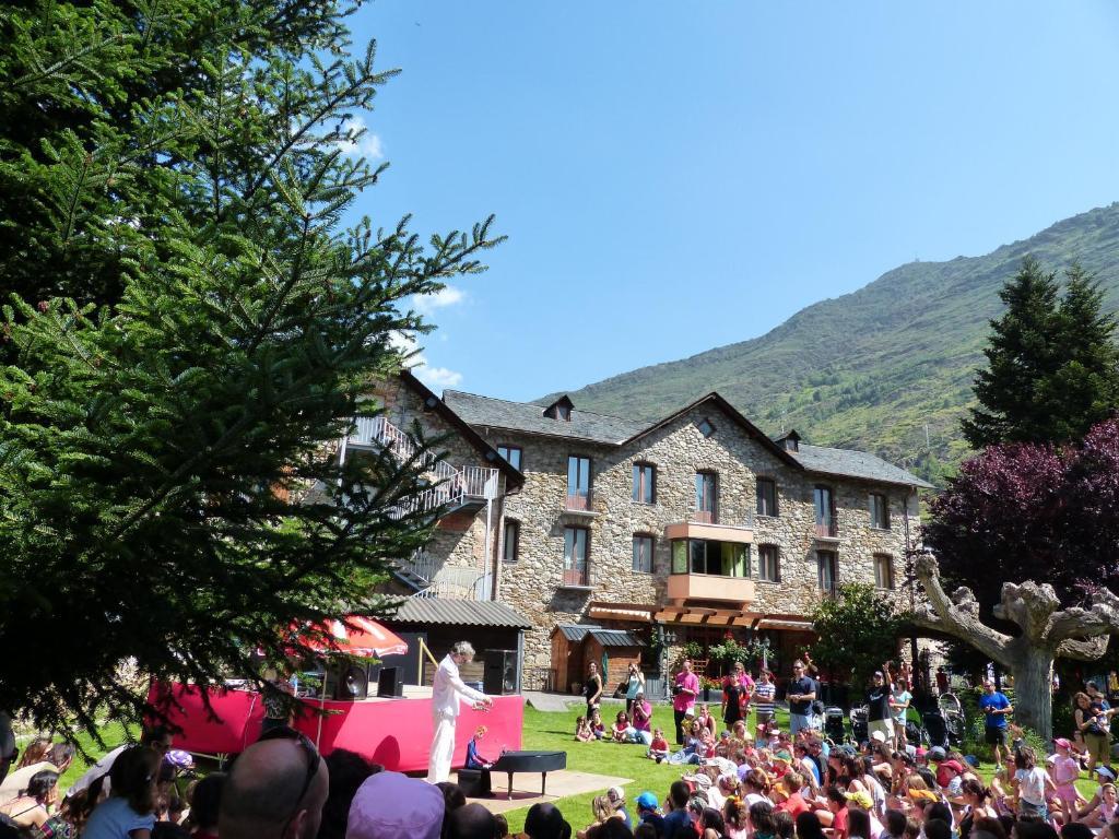 Hostal Vall D'Aneu By Arcas & Sambola เอสเตร์รี ดาเนว ภายนอก รูปภาพ