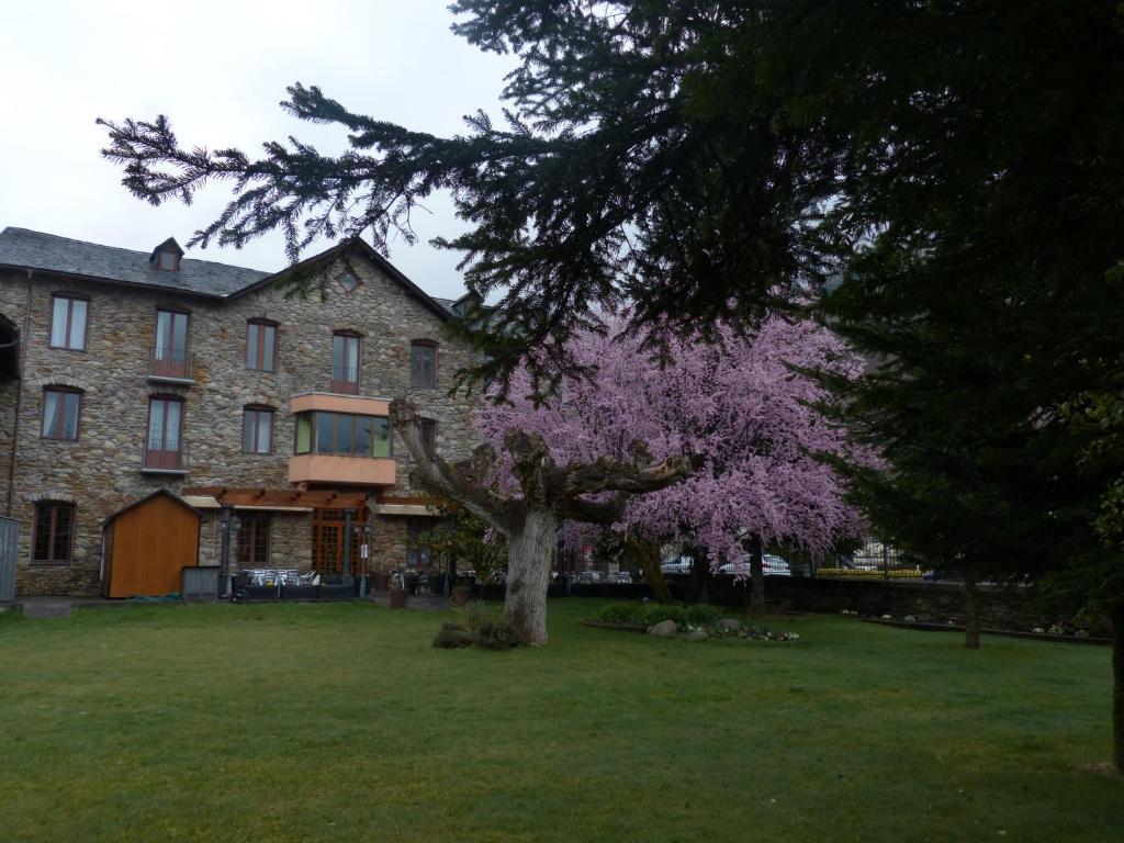 Hostal Vall D'Aneu By Arcas & Sambola เอสเตร์รี ดาเนว ภายนอก รูปภาพ