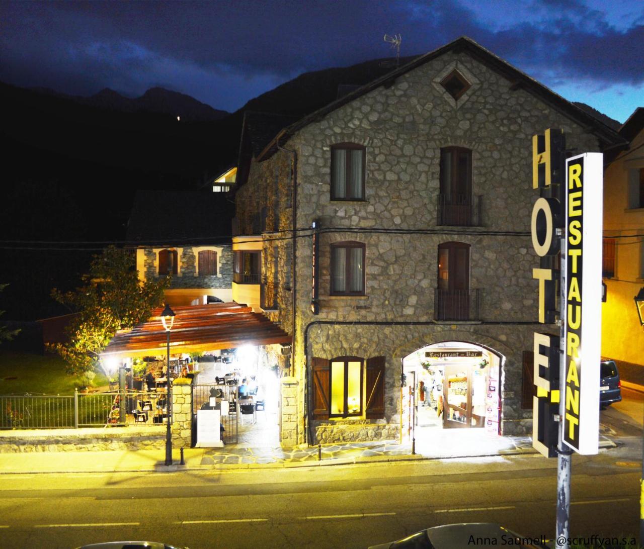 Hostal Vall D'Aneu By Arcas & Sambola เอสเตร์รี ดาเนว ภายนอก รูปภาพ