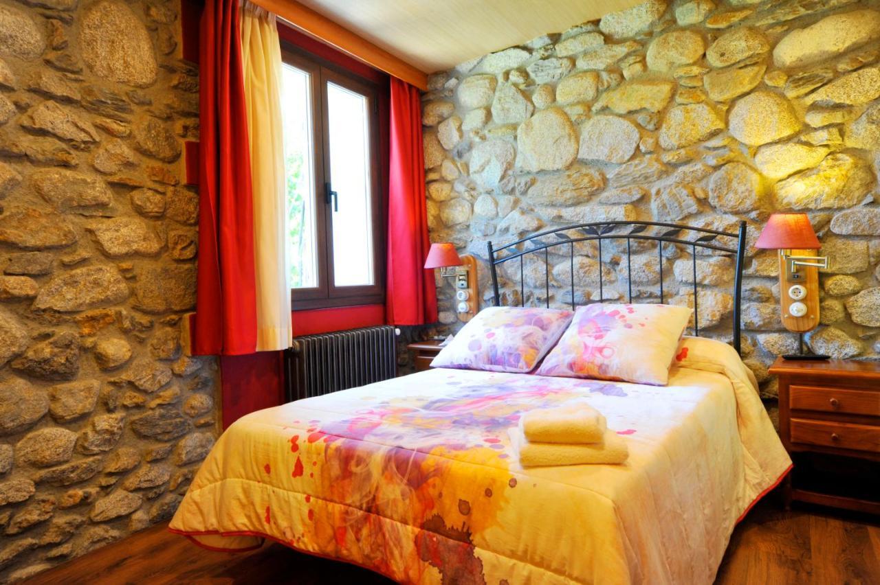 Hostal Vall D'Aneu By Arcas & Sambola เอสเตร์รี ดาเนว ภายนอก รูปภาพ