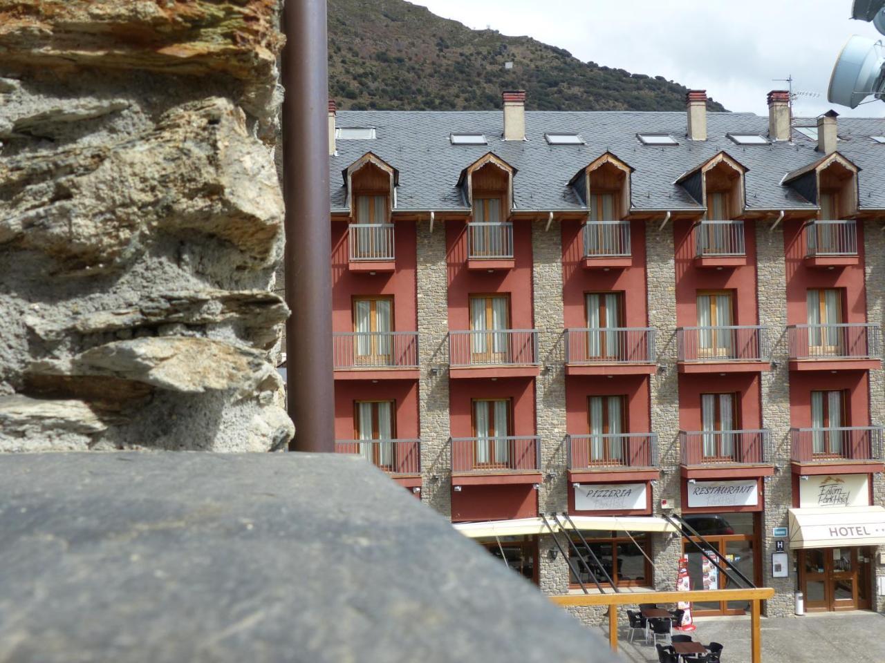 Hostal Vall D'Aneu By Arcas & Sambola เอสเตร์รี ดาเนว ภายนอก รูปภาพ